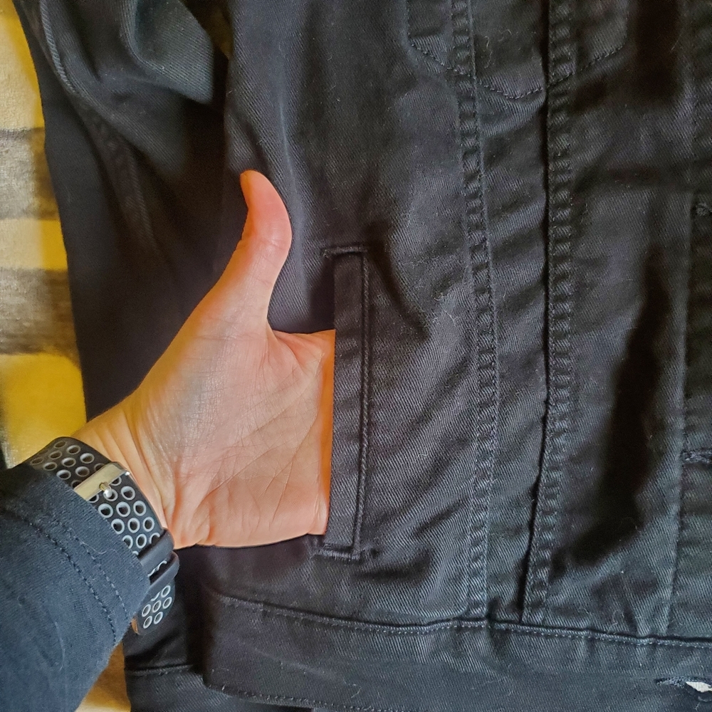 FINAL MARKDOWN- Levi's Black Denim Jacket - Picture 9 of 15